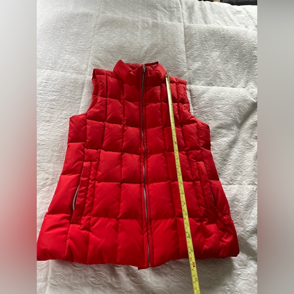 GAP Bright Red Women's Quilted Down Vest size small - Picture 2 of 12